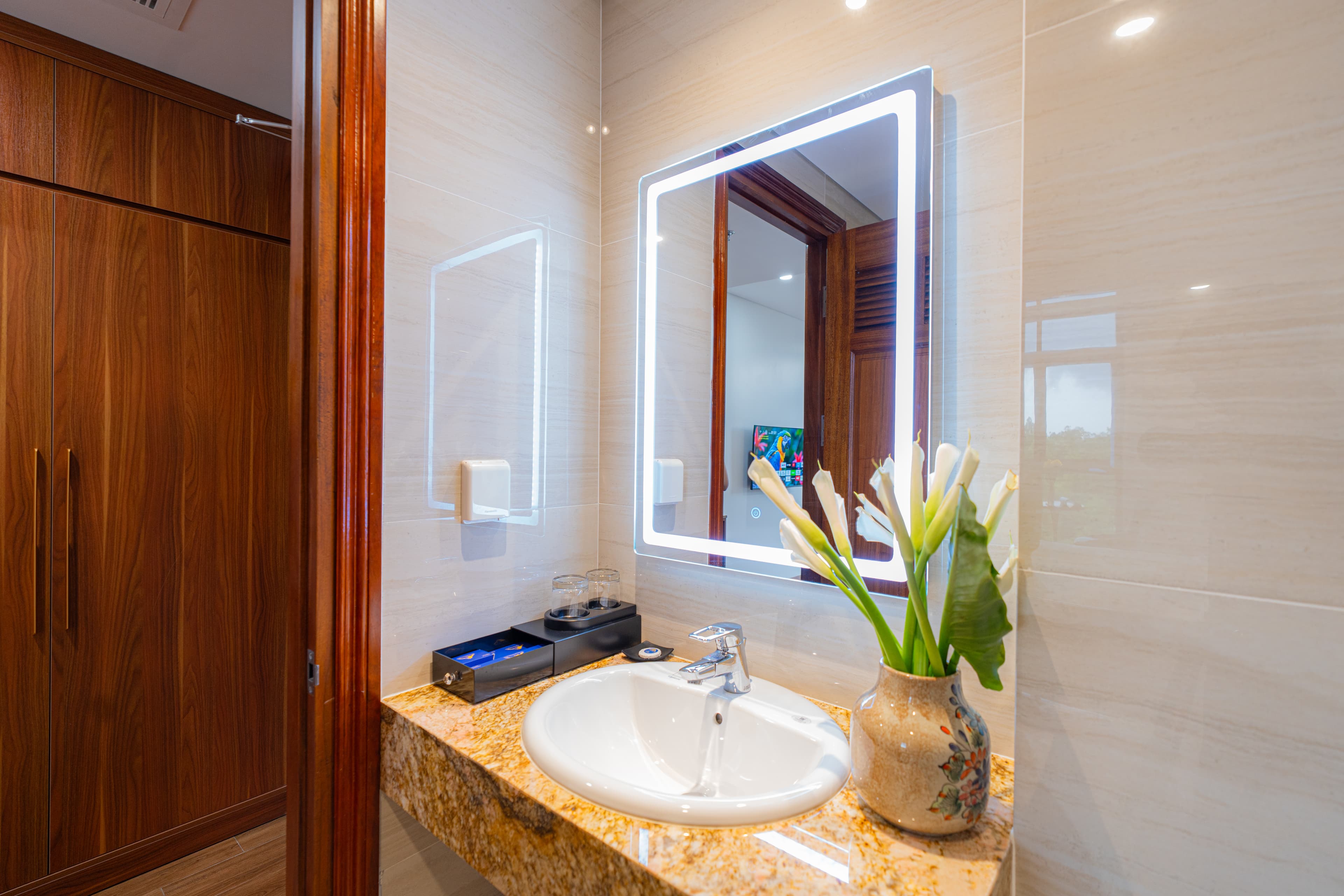 Deluxe Garden View (King/Twin)