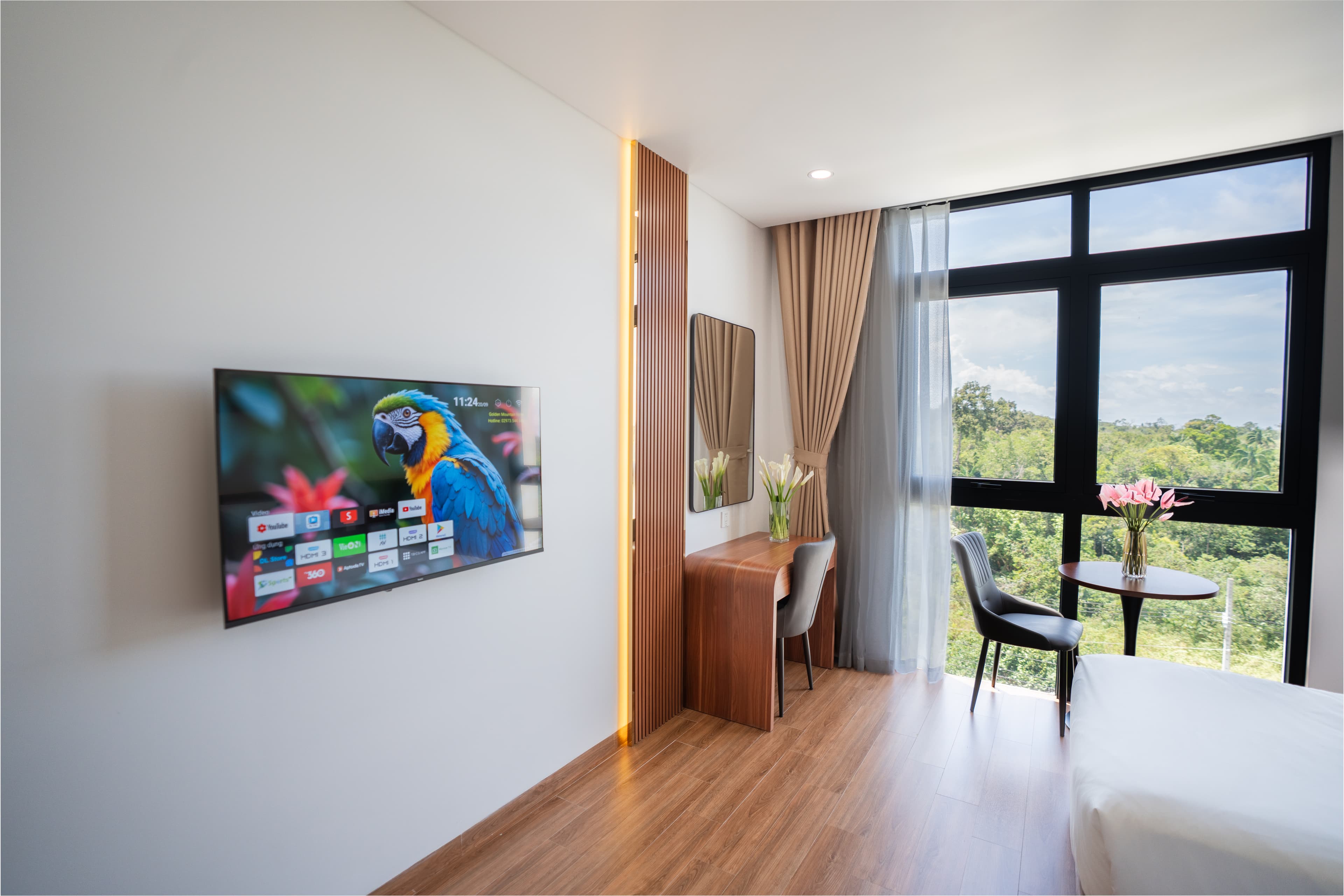 Deluxe Garden View (King/Twin)