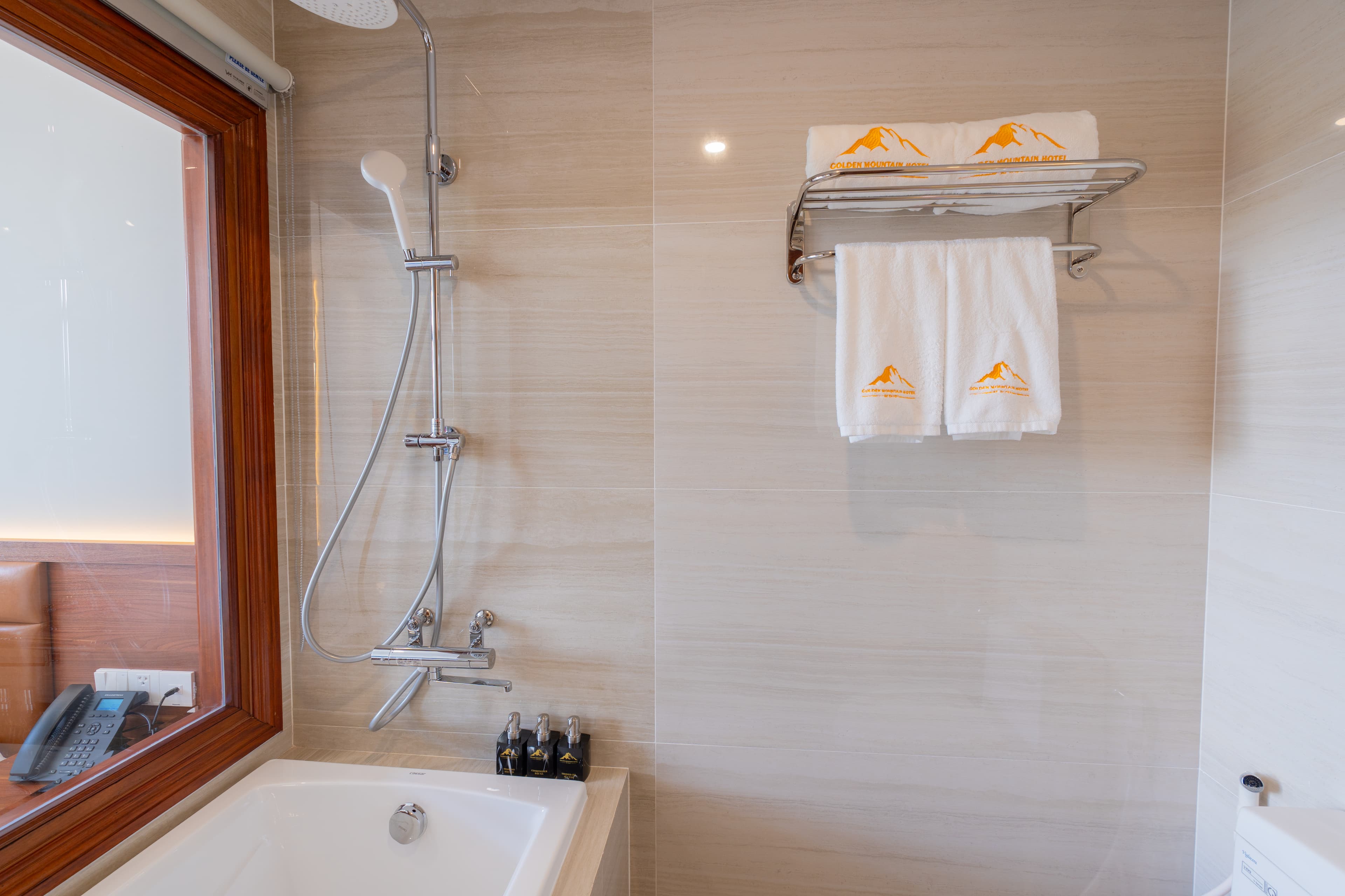 Deluxe Garden View (King/Twin)